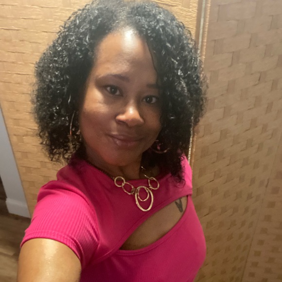 Meet your Posher, Lynnese - Picture 2 of 3